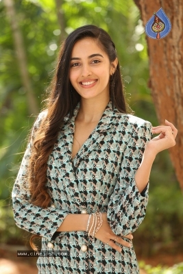 Simrat Kaur Randhawa Photos - 16 of 18