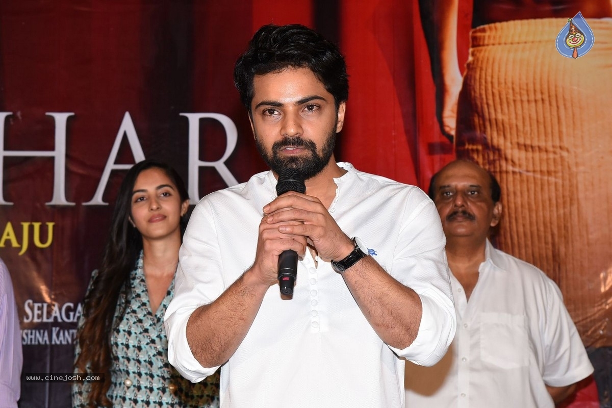 Dirty Hari Trailer Launch - 8 / 18 photos