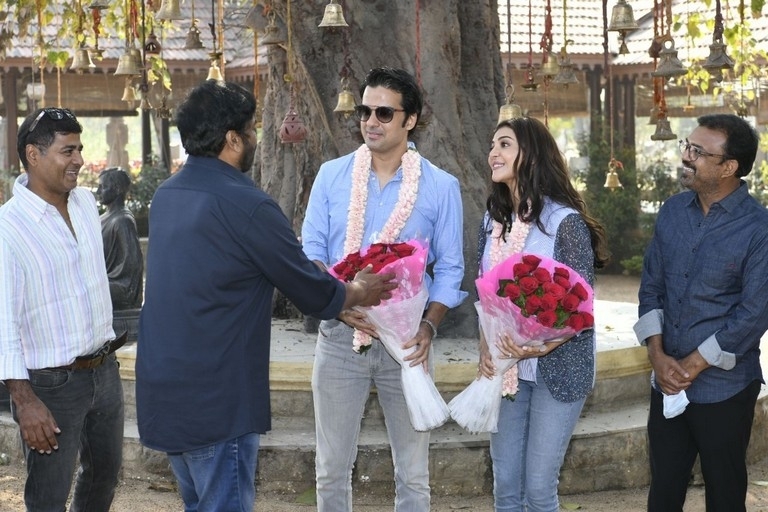 Kajal - Gautam Kitchlu takes Blessings from Chiru - 1 / 4 photos