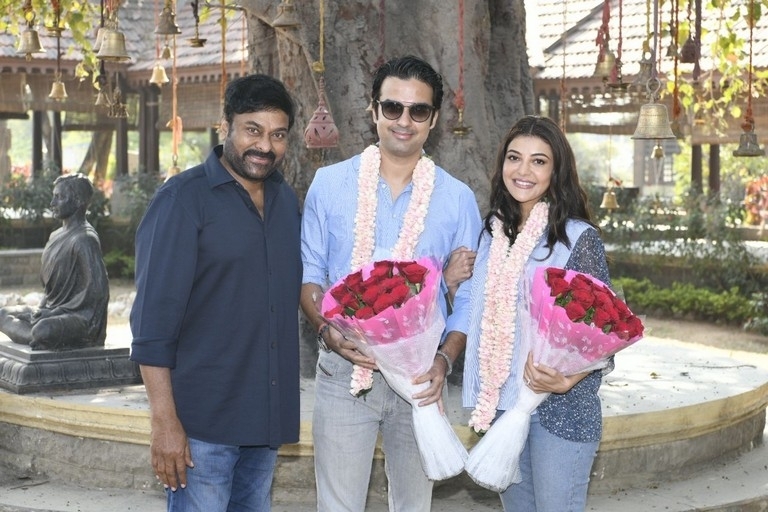 Kajal - Gautam Kitchlu takes Blessings from Chiru - 3 / 4 photos