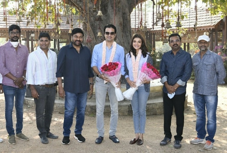 Kajal - Gautam Kitchlu takes Blessings from Chiru - 4 / 4 photos