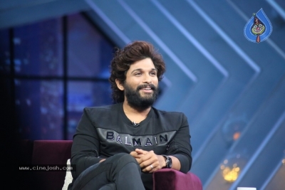 Allu Arjun and Samantha from the sets of SamJam - 14 of 20