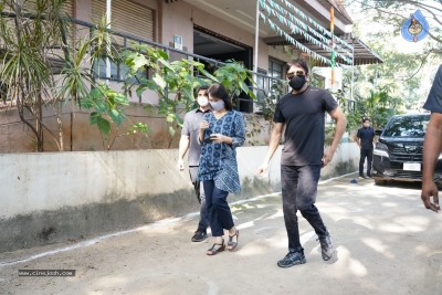 Celebrities cast their Vote GHMC Elections 01 - 2 of 36