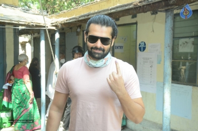 Celebrities cast their Vote GHMC Elections 01 - 36 of 36