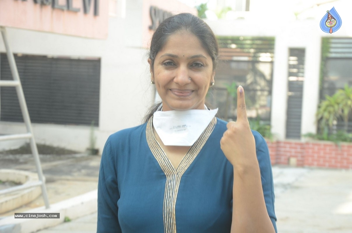 Celebrities cast their Vote GHMC Elections 02 - 47 / 57 photos