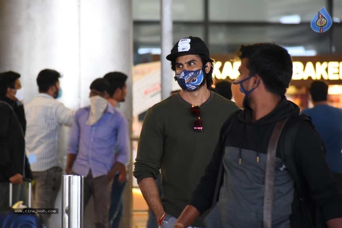 Celebs at Airport Pics - 11 / 14 photos