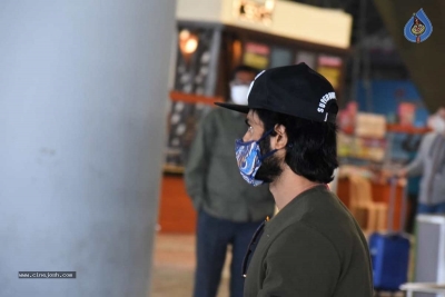 Celebs at Airport Pics - 3 of 14