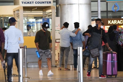 Celebs at Airport Pics - 5 of 14