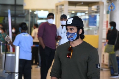 Celebs at Airport Pics - 9 of 14