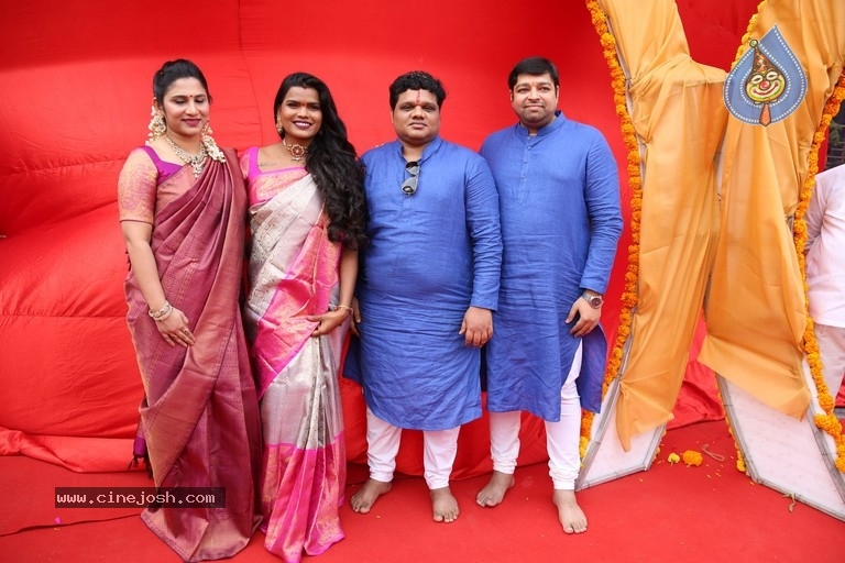 Mugdha Art Studio at Patny Centre - 24 / 40 photos