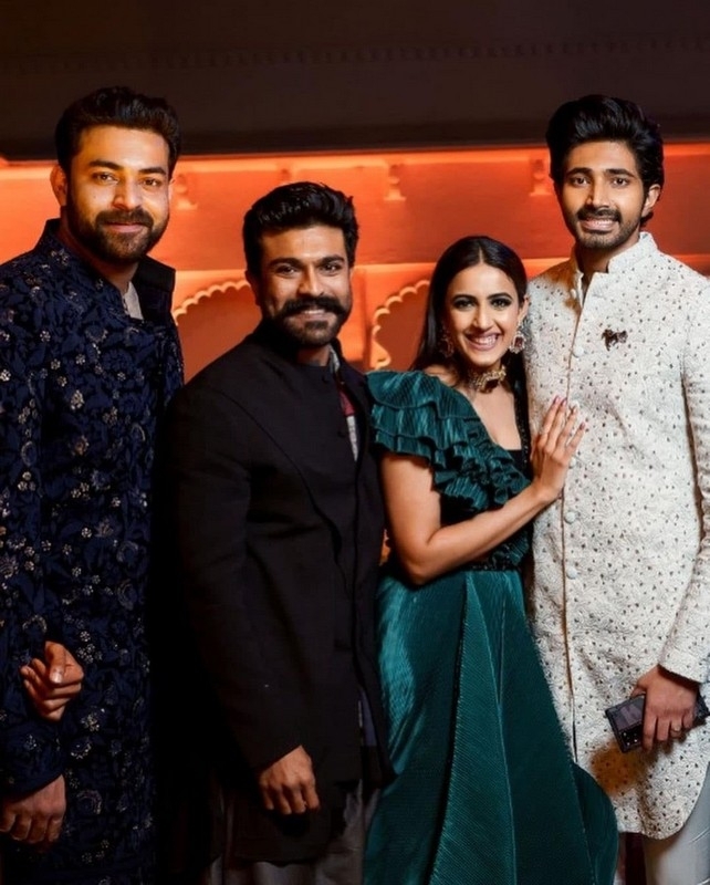 Ram Charan Enjoying With His Family At Niharika Sangeet - 4 / 6 photos