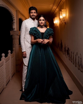 Ram Charan Enjoying With His Family At Niharika Sangeet - 5 of 6