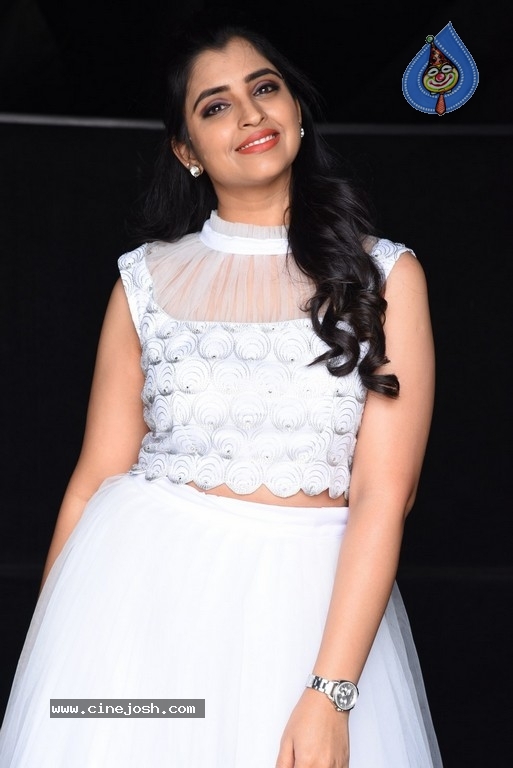 Anchor Shyamala Photos - 4 / 21 photos