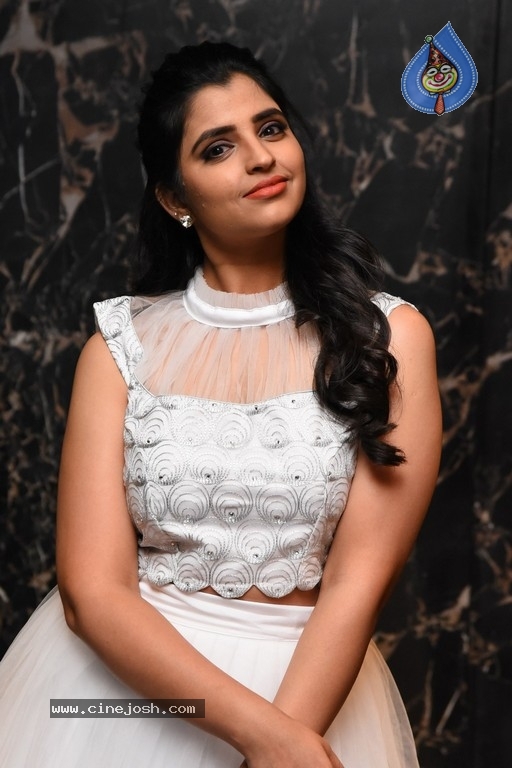 Anchor Shyamala Photos - 6 / 21 photos