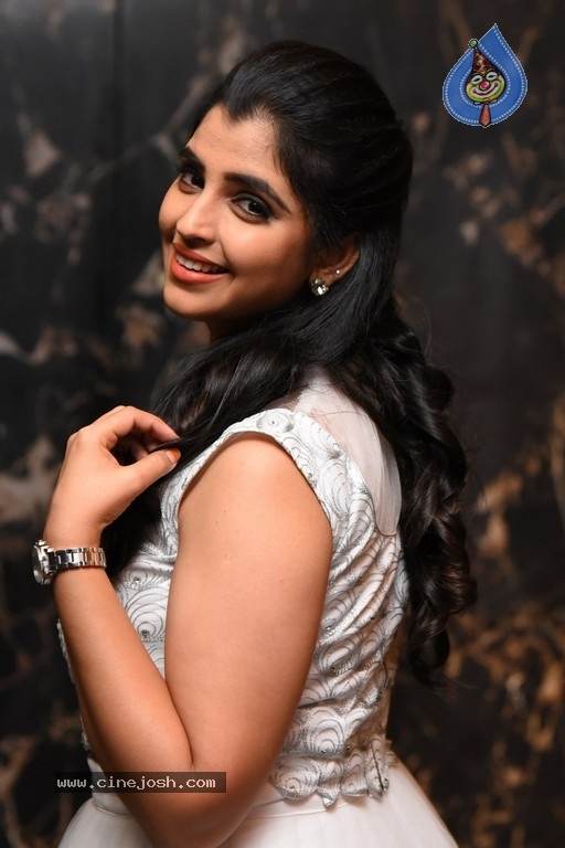 Anchor Shyamala Photos - 11 / 21 photos