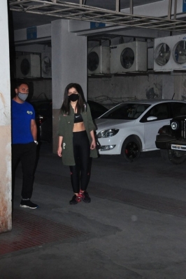 Raashi Khanna Airport Look - 2 of 4