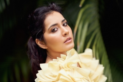 Raashi Khanna Photos - 4 of 6