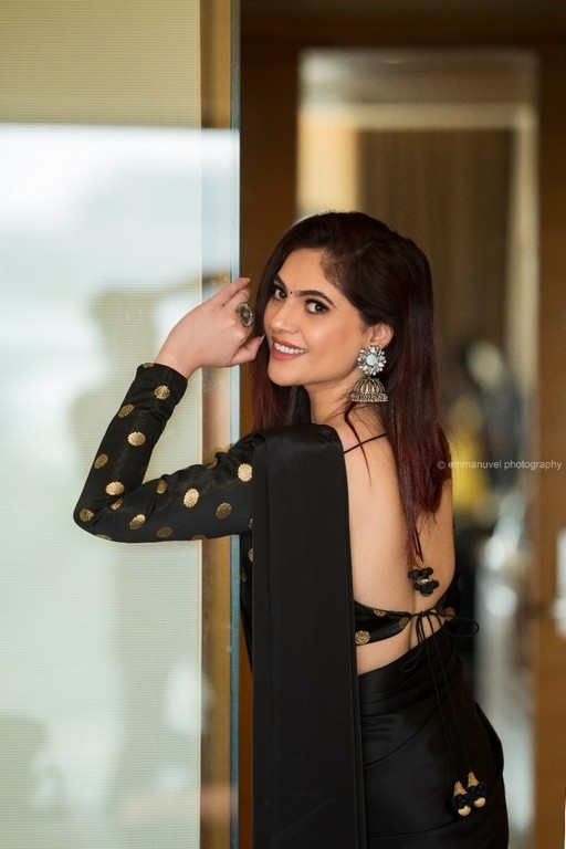 Sherin Shringar Pics - 1 / 4 photos