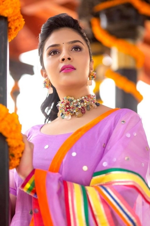 Sreemukhi Photos - 1 / 8 photos