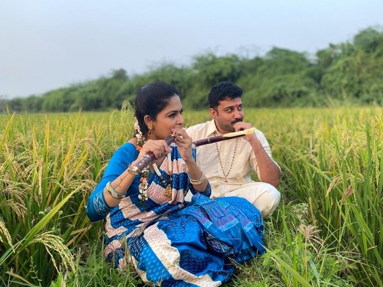 Siva Balaji Family Sankranthi Celebrations - 1 / 7 photos