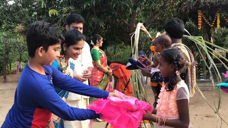 Siva Balaji Family Sankranthi Celebrations - 4 / 7 photos