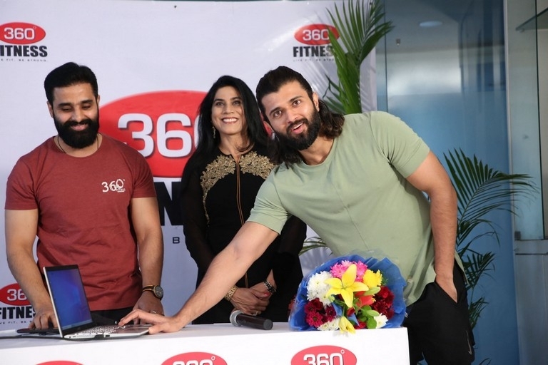 VD Launch Kuldep Website - 17 / 18 photos