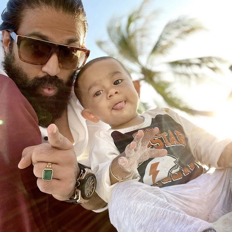 Yash Family Holiday at Maldives - 4 / 4 photos