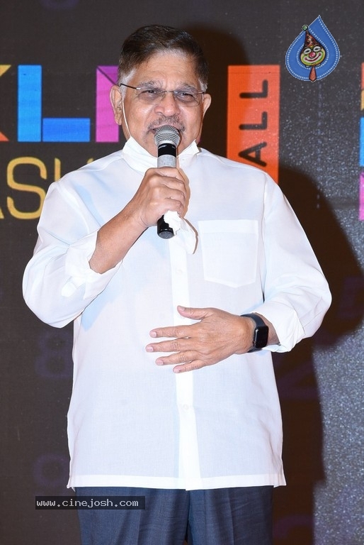 Kshana Kshanam Pre Release Event - 2 / 35 photos