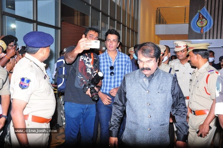 Sonu Sood At Cyberabad Traffic Police Event - 18 / 21 photos