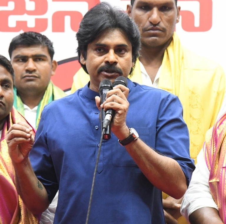 Pawan Kalyan Photos - 11 / 18 photos