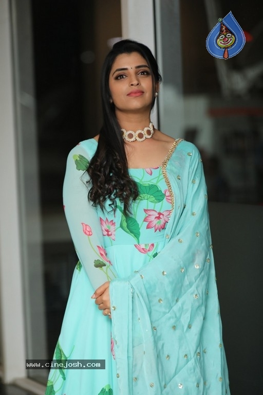 Anchor Shyamala - 19 / 19 photos