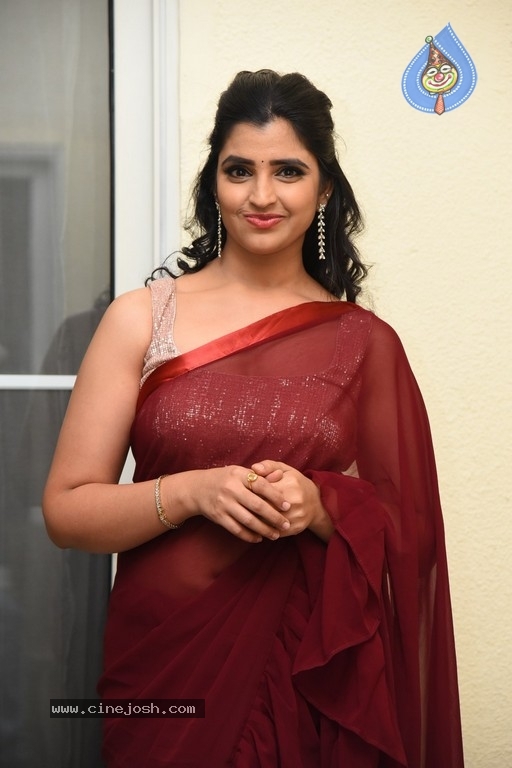 Anchor Shyamala Pics - 5 / 21 photos