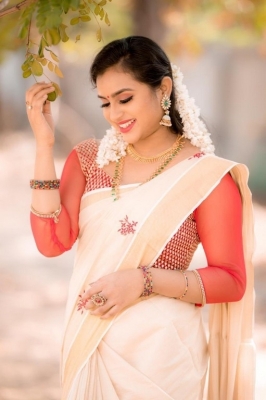 Diya Rose Photos - 5 of 11