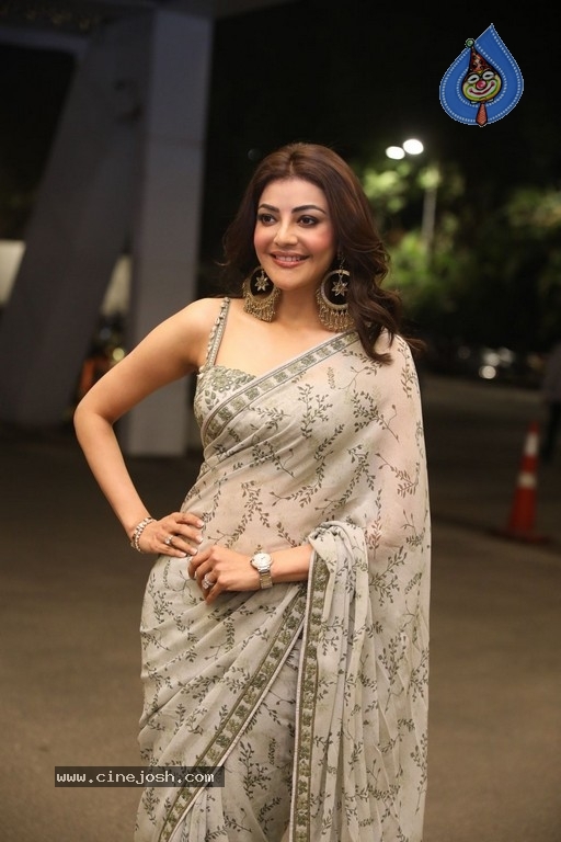 Kajal Aggarwal Pics - 14 / 19 photos