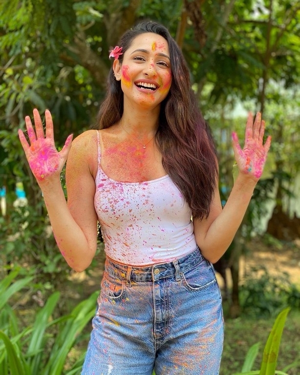 Pragya Jaiswal Holi Celebrations - 1 / 4 photos