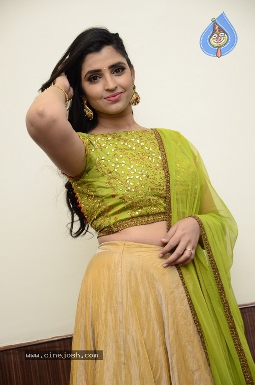 Shyamala Photos - 7 / 21 photos