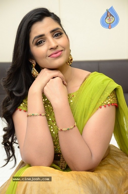 Shyamala Photos - 13 / 21 photos