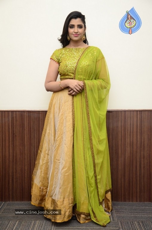 Shyamala Photos - 16 / 21 photos