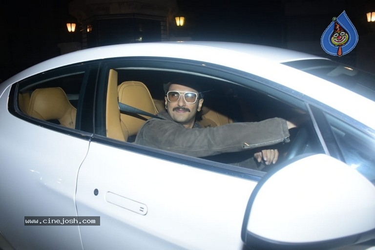 Alia Bhatt Birthday Party At Karan Johar House - 13 / 38 photos