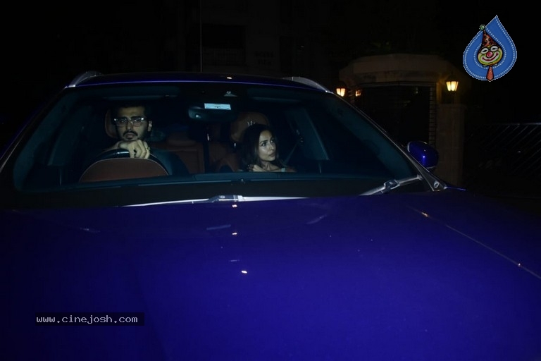 Alia Bhatt Birthday Party At Karan Johar House - 18 / 38 photos