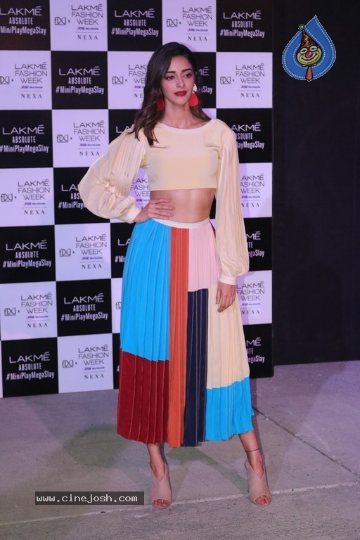 Ananya Panday At Lakme Fashion Week - 1 / 18 photos