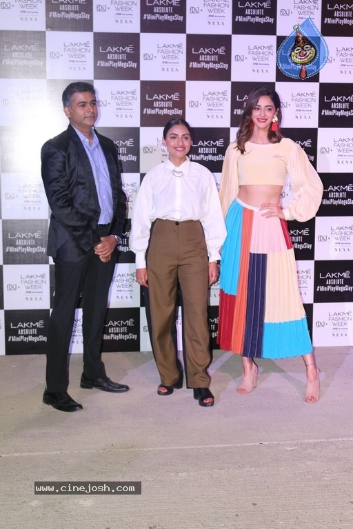 Ananya Panday At Lakme Fashion Week - 7 / 18 photos