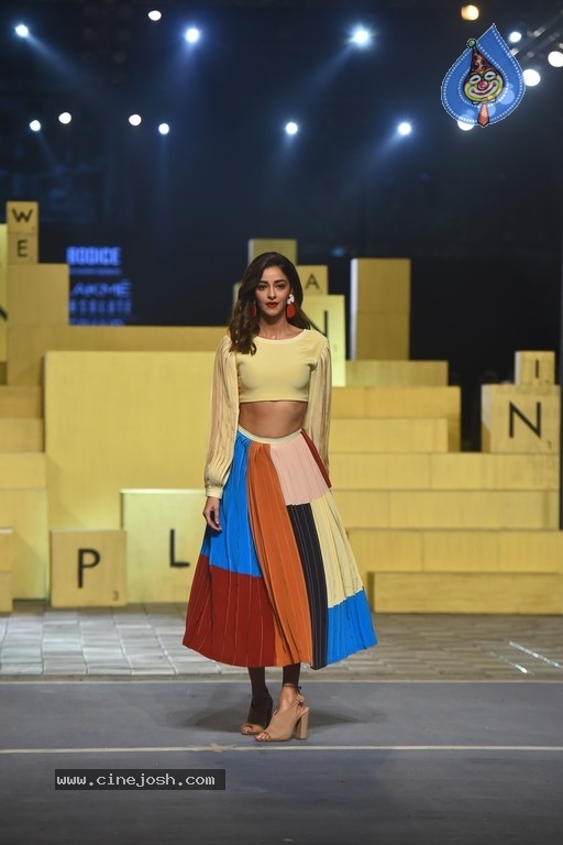 Ananya Panday At Lakme Fashion Week - 14 / 18 photos