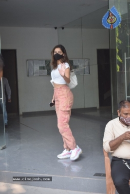 Ananya Panday Spotted At Andheri - 8 of 13