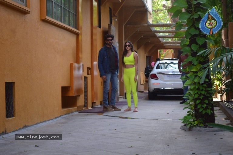 Kiara Advani Spotted Dance Class - 10 / 13 photos