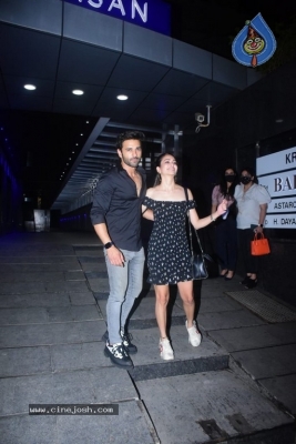 Kriti Kharbanda Spotted At Hakkasan Bandra - 1 of 15
