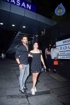 Kriti Kharbanda Spotted At Hakkasan Bandra - 15 of 15