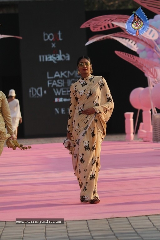 Lakme Fashion Show Day 1 - 3 / 18 photos