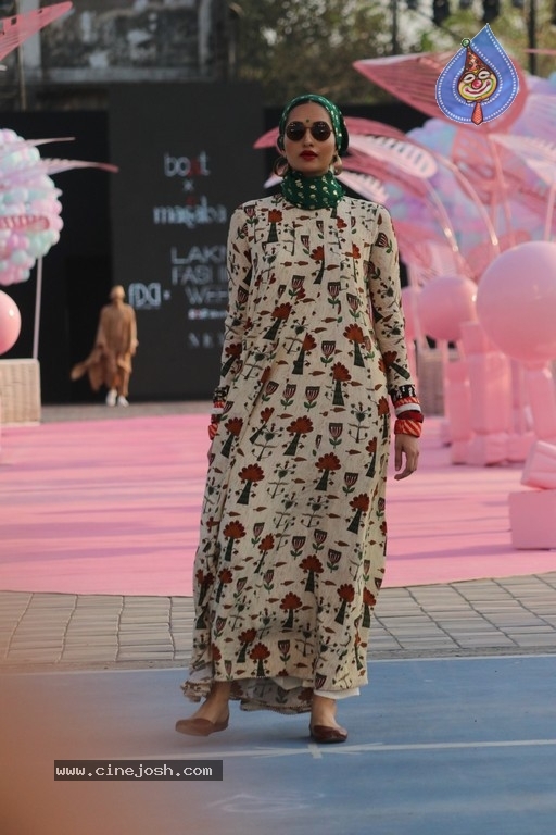 Lakme Fashion Show Day 1 - 17 / 18 photos