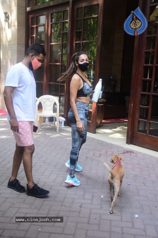 Malaika Arora Spotted at Yoga Class - 6 / 10 photos